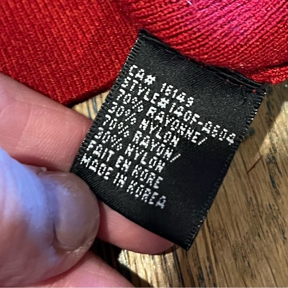 LES AILES DE LA MODE VINTAGE  Red V-Neck Sweater SIZE M - Picture 4 of 7